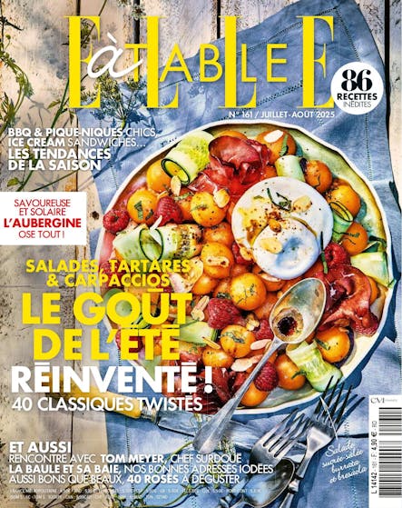 Elle À Table