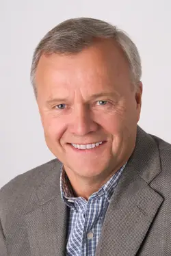 Forfatter Rune Angell-Jacobsen, foto av Juritzen forlag